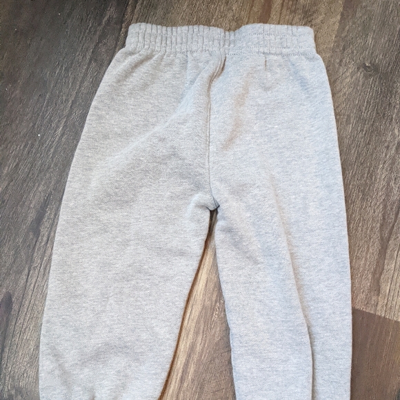 2 pairs of Garanimals 2T sweatpants - Picture 5 of 6